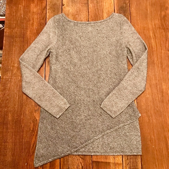 White House Black Market Size Med Asymmetric Tunic - Picture 3 of 6